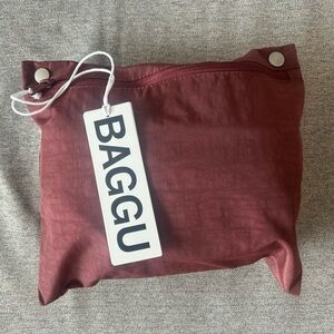 BAGGU Small Cloud Carry-On Mahogony